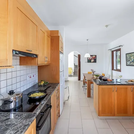 Coral Olympus Hera Willa Peja