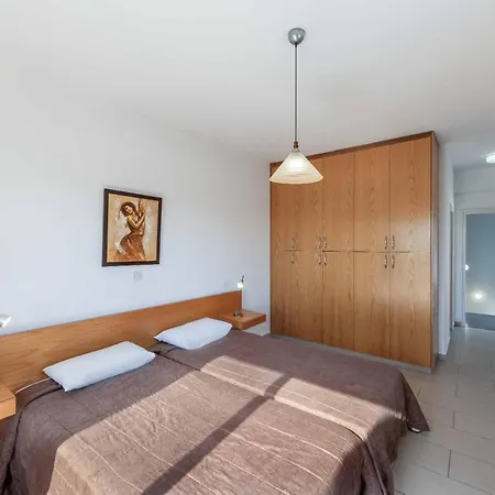 Coral Olympus Hera Willa