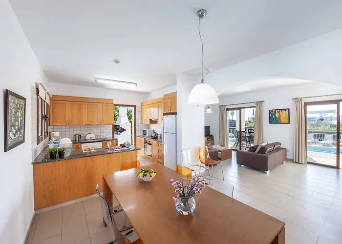 Coral Olympus Hera * Peyia