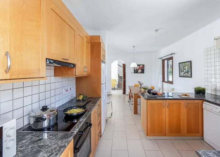 Coral Olympus Hera Villa Peyia