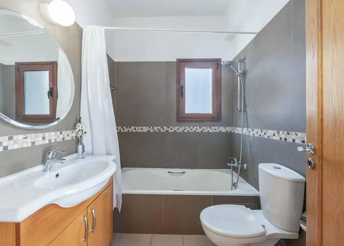 Coral Olympus Hera Peyia