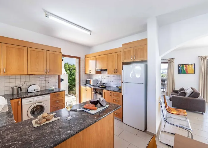 Coral Olympus Hera * Peyia